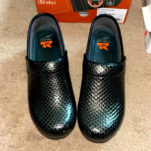 Dansko Pro XP Anaaconda Charcoal Clogs size 39 - Picture 1 of 5